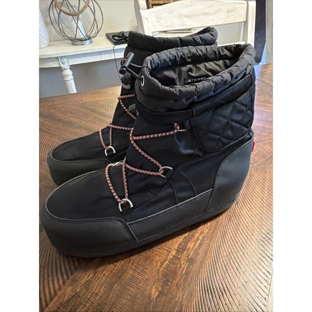 Hunter Original Black Quilted Water Resistant Winter Snow Boot SZ 9 Hiking